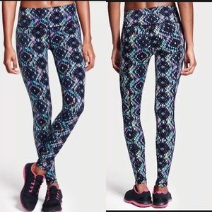 Victoria’s Secret VSX Sport Knockout Leggings.  Size XSmall. EUC